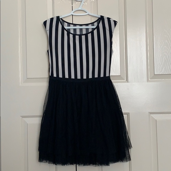 Alien black and white dress - Picture 2 of 6